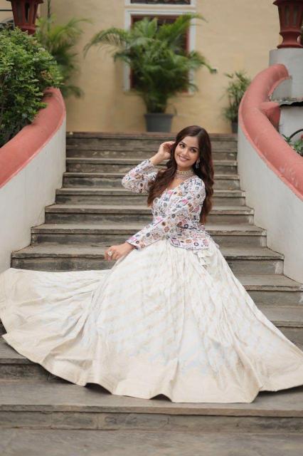 LW 7127 Viscose Jequard Wholesale lehenga choli suppliers in Gujarat